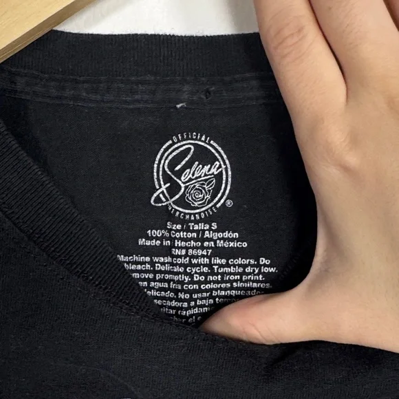 Selena Quintanilla Official Merch Graphic Crop Top Size S - Picture 3 of 6